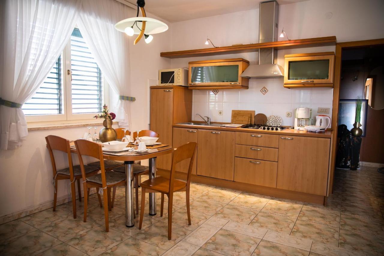 Villa Mareonda - Apartments Sussurro Rovinj Exteriör bild